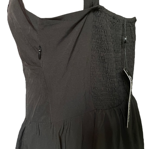 Scarlet Darkness Ruffles Hem - Picture 10 of 11